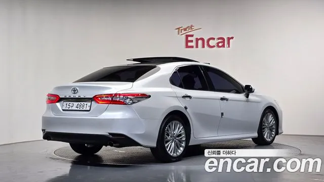 Toyota Camry 2018 thumb 2