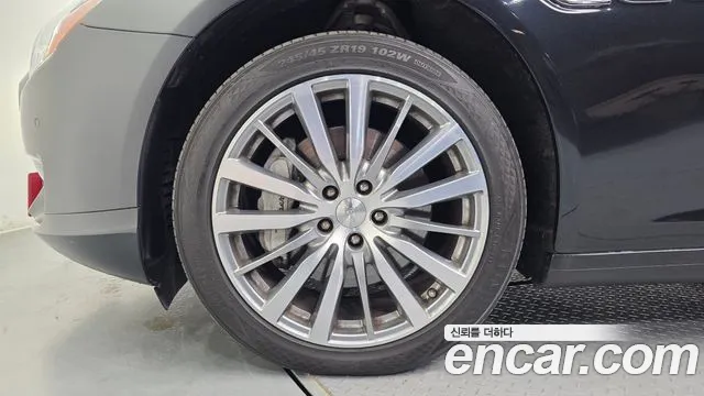 Maserati Quattroporte 2016 thumb 5