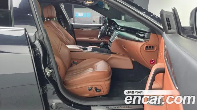 Maserati Quattroporte 2016 thumb 11