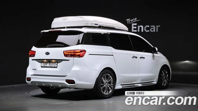 Kia Carnival 2018 thumb 2