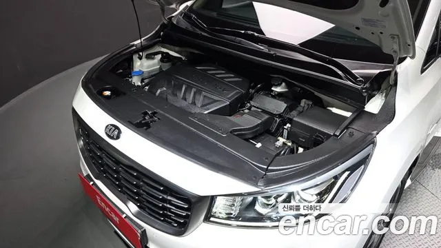 Kia Carnival 2018 thumb 6