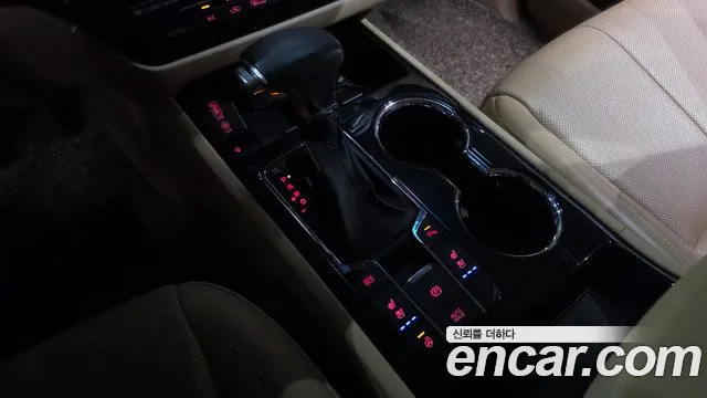 Kia Carnival 2018 thumb 9