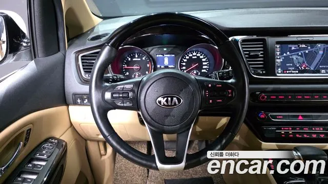 Kia Carnival 2018 thumb 12