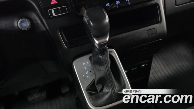 Hyundai Staria 2021 thumb 9
