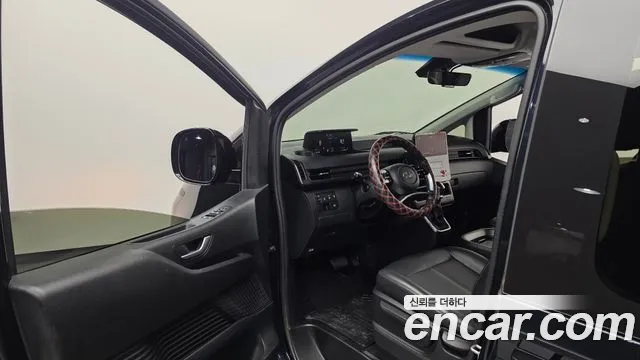 Hyundai Staria 2021 thumb 10