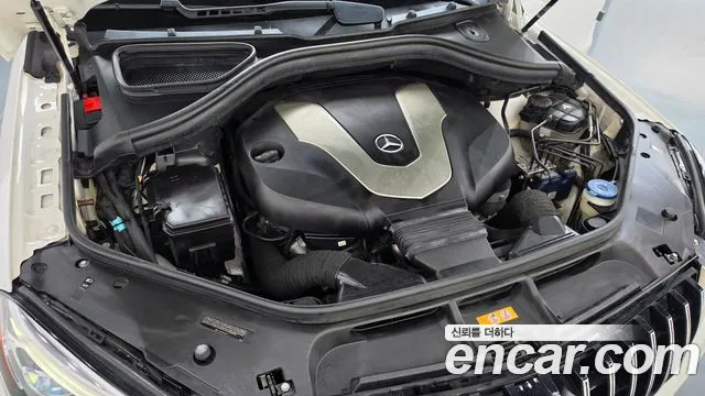 Mercedes-Benz GLE 2017 thumb 6