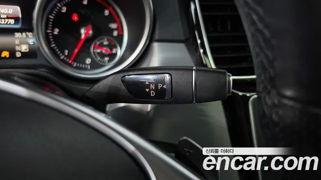 Mercedes-Benz GLE 2017 thumb 9