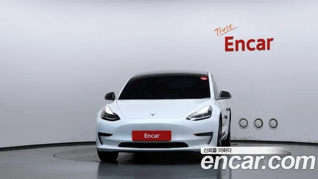 Tesla Model 3 2020 thumb 3