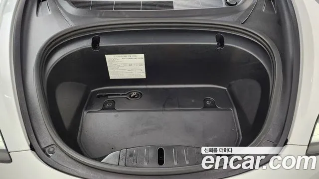 Tesla Model 3 2020 thumb 6