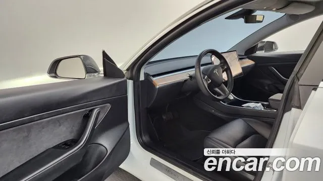 Tesla Model 3 2020 thumb 10