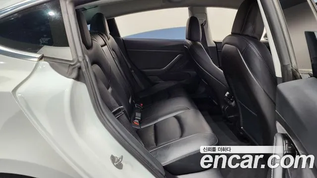 Tesla Model 3 2020 thumb 12