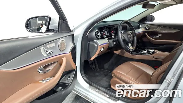 Mercedes-Benz E-Класс 2018 thumb 10
