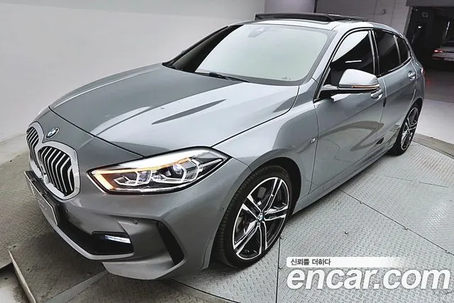 BMW 1-Series 2022 thumb 3