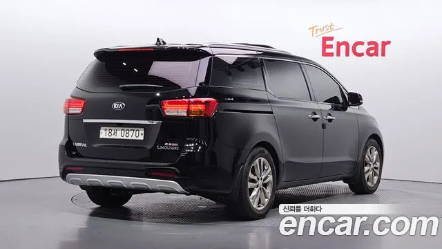 Kia Carnival 2016 thumb 2