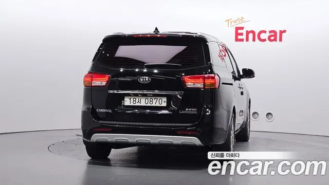 Kia Carnival 2016 thumb 4