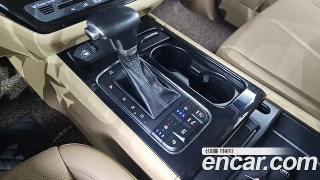Kia Carnival 2016 thumb 9