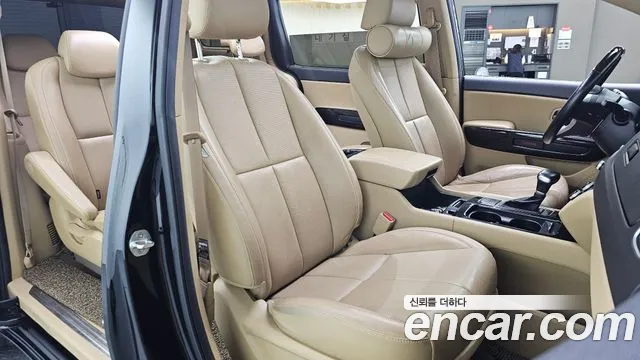 Kia Carnival 2016 thumb 11
