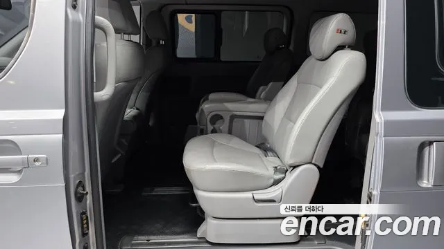 Hyundai Starex 2018 thumb 12