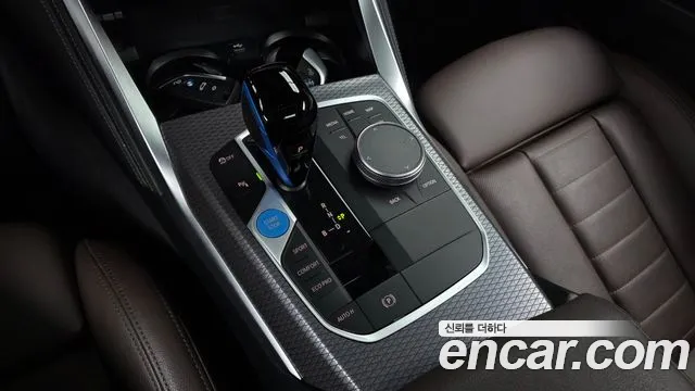 BMW i4 2022 thumb 8