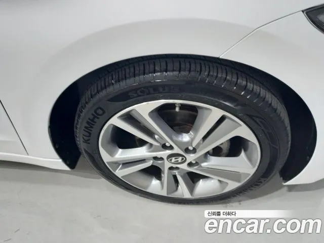 Hyundai Avante 2017 thumb 5