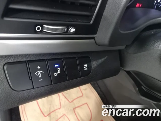 Hyundai Avante 2017 thumb 10