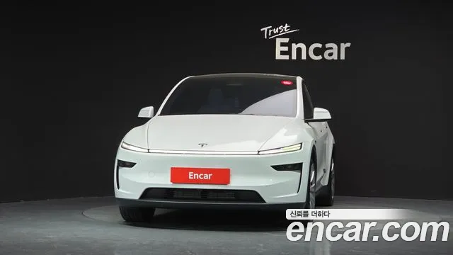 Tesla Model Y 2025 thumb 3