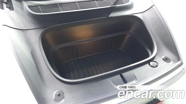 Tesla Model Y 2025 thumb 6
