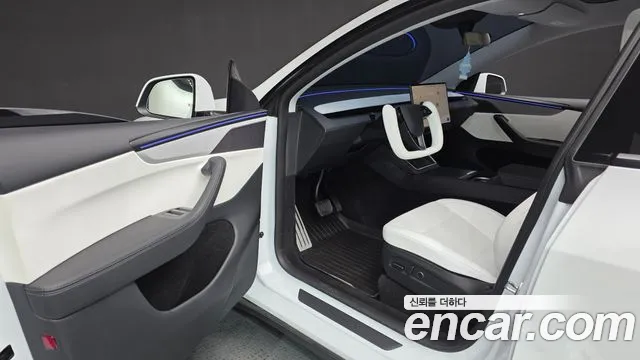 Tesla Model Y 2025 thumb 10