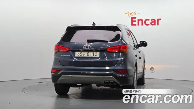 Hyundai Santa Fe 2017 thumb 3