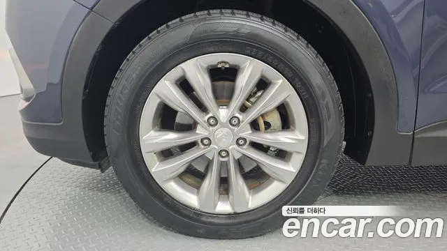 Hyundai Santa Fe 2017 thumb 4