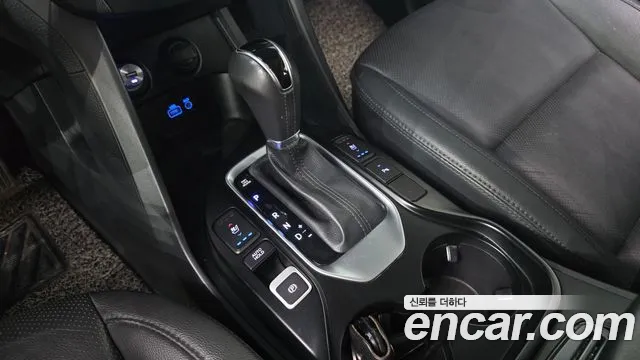 Hyundai Santa Fe 2017 thumb 8
