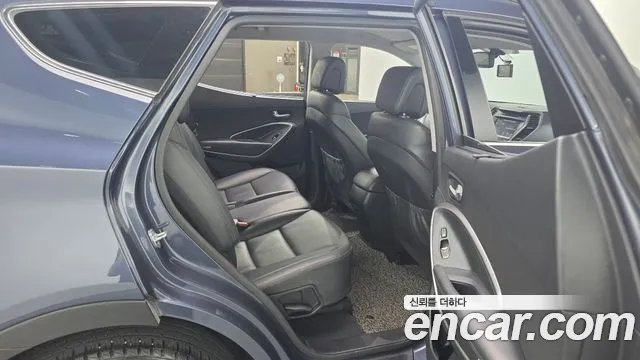 Hyundai Santa Fe 2017 thumb 10