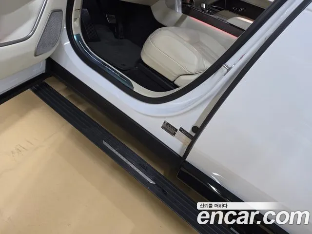 Land Rover Range Rover 2023 thumb 8