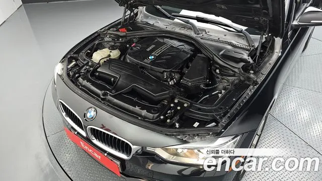 BMW 3-Series 2013 thumb 6