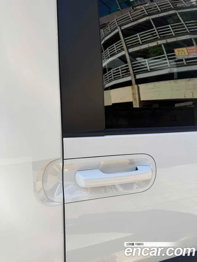 Hyundai Staria 2026 thumb 12