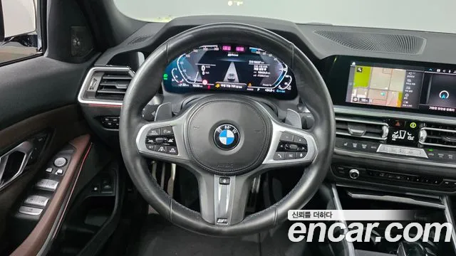 BMW 3-Series 2021 thumb 12