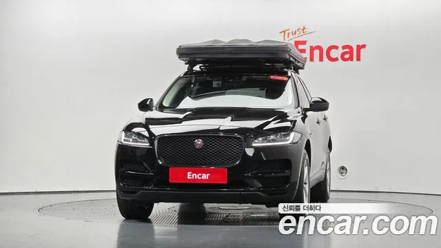 Jaguar F-Pace 2019 thumb 2