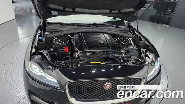 Jaguar F-Pace 2019 thumb 5