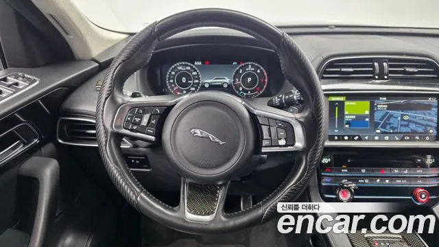 Jaguar F-Pace 2019 thumb 12