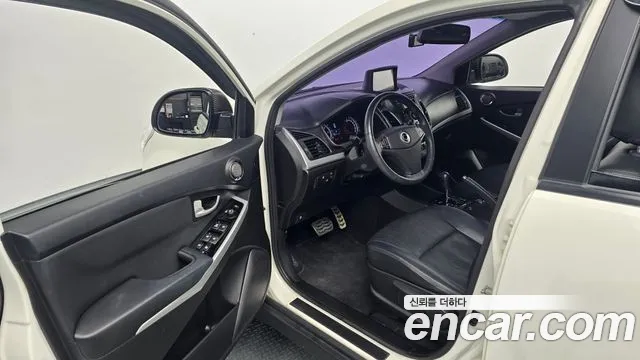 KG_Mobility_Ssangyong KORANDO 2015 thumb 11