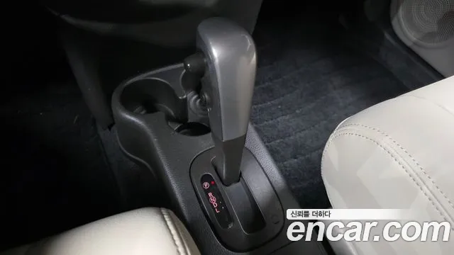 Nissan Cube 2012 thumb 9