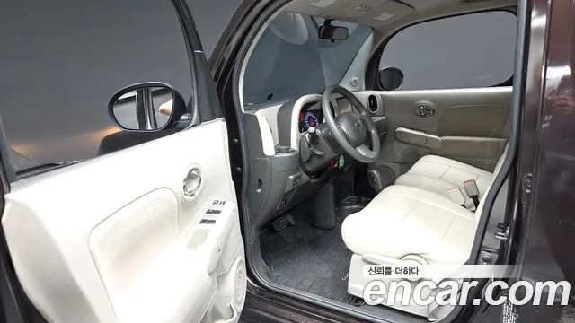 Nissan Cube 2012 thumb 10