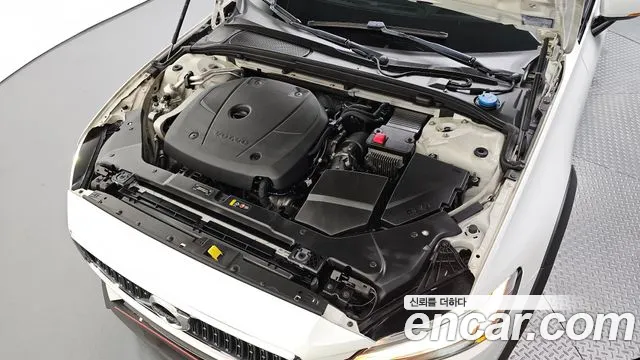 Volvo V60 2019 thumb 5