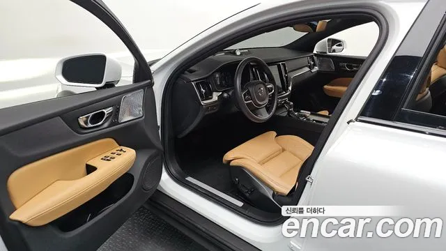 Volvo V60 2019 thumb 9