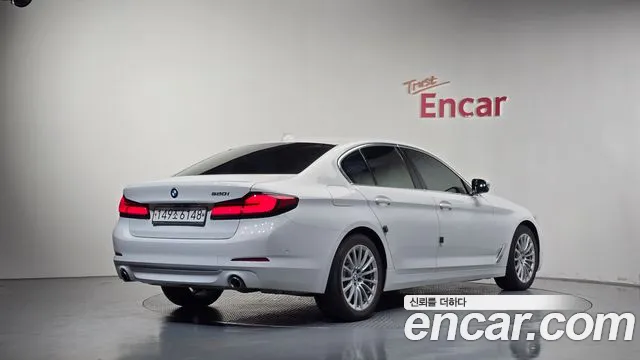 BMW 5-Series 2019 thumb 2