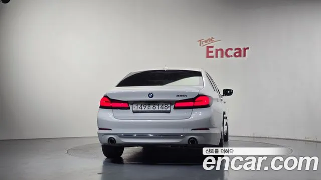 BMW 5-Series 2019 thumb 4