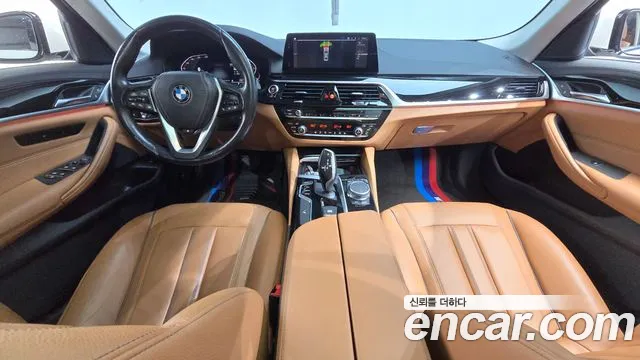 BMW 5-Series 2019 thumb 7