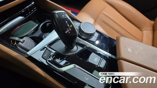 BMW 5-Series 2019 thumb 9