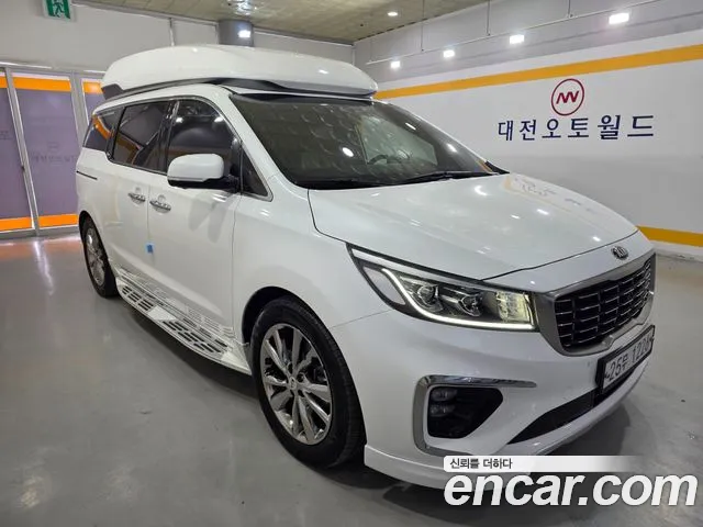 Kia Carnival 2018 thumb 3