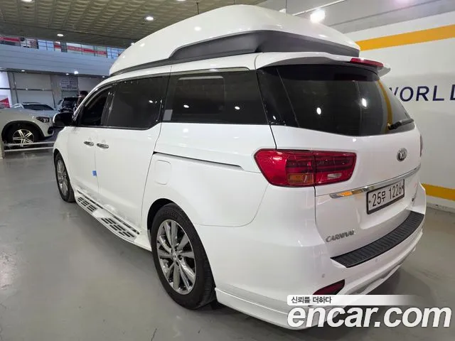 Kia Carnival 2018 thumb 6